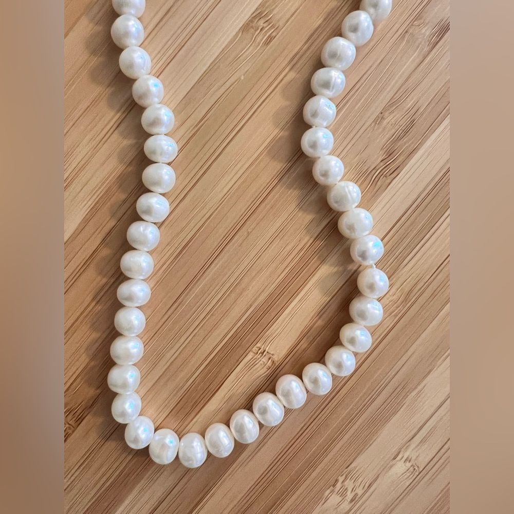 Elegant White Pearl Necklace